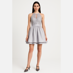 ANETA Gr� kjole med blonde overdel og lagdelt sk�rt