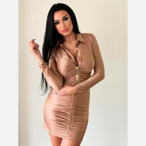 ATICO cappuccino kjole med knapper � eksklusiv elegance fra Jollyyoung.dk