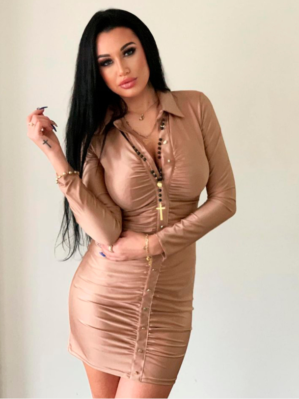 ATICO cappuccino kjole med knapper � eksklusiv elegance fra Jollyyoung.dk