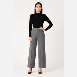 BINETTE Sort bluse med fl�se � klassisk elegance fra Jollyyoung.dk