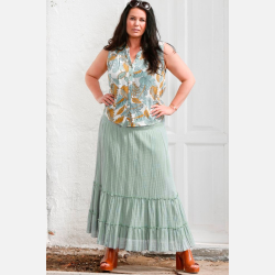 CALLIE Plus size nederdel i dusty mint farve � let og feminin fra Jollyyoung.dk