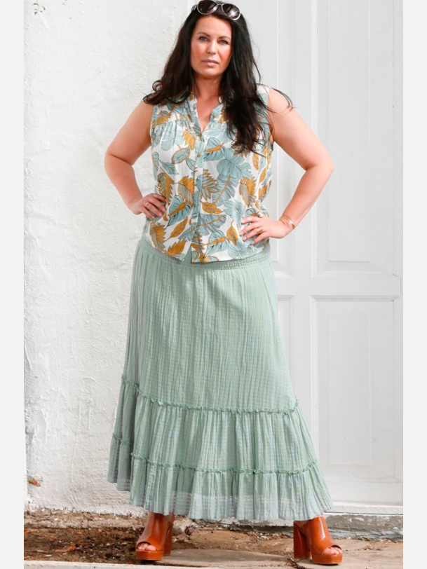 CALLIE Plus size nederdel i dusty mint farve � let og feminin fra Jollyyoung.dk