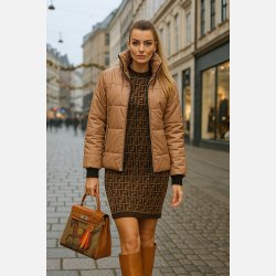 COMA Elegant brun vinterjakke med h�j krave og quiltet design