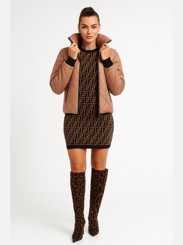 COMA Elegant brun vinterjakke med h�j krave og quiltet design