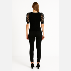 DASTER Sort striktr�je med blonde �rmer