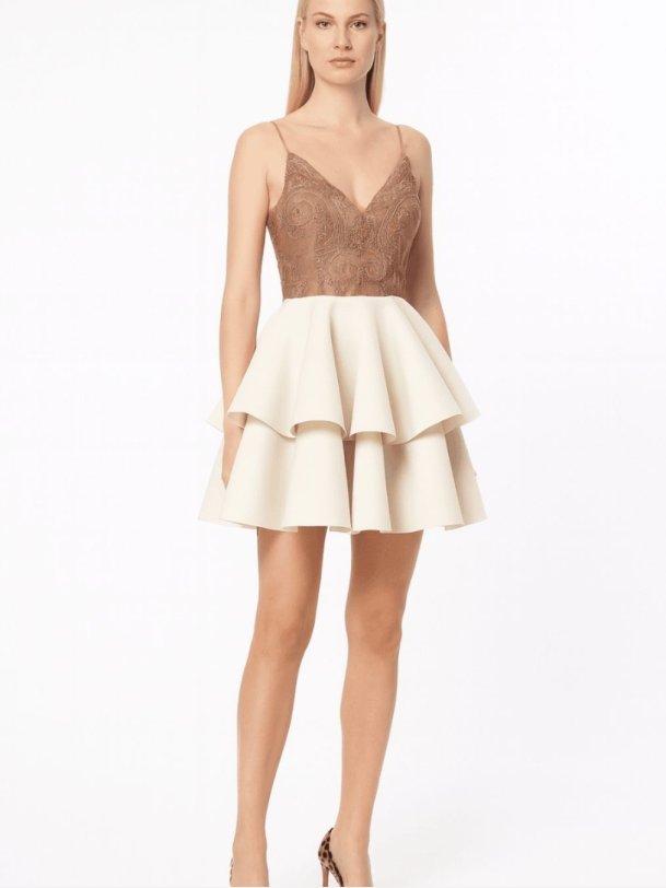 EMO kjole med blondeoverdel og nederdel i eksklusivt scuba materiale