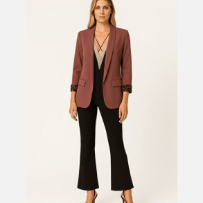 TORA 2 klassisk brun blazer � elegant snit med leoparddetaljer