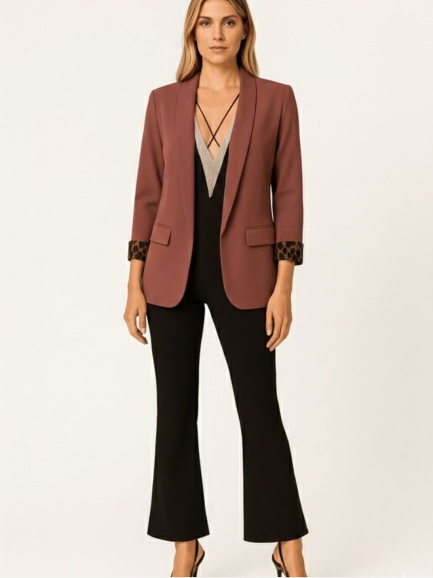 TORA 2 klassisk brun blazer � elegant snit med leoparddetaljer