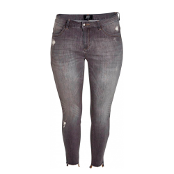 FIA Plus size denim bukser med sliddetaljer � komfort og stil fra Jollyyoung.dk