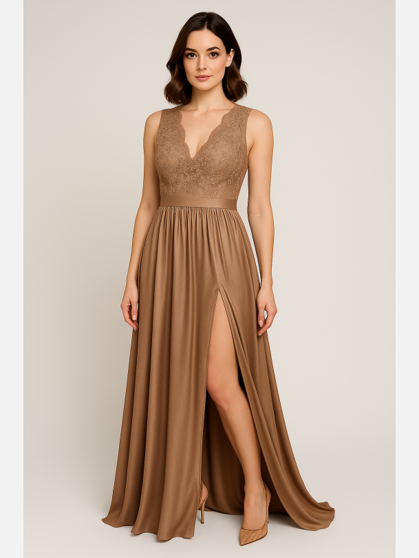 HIDOR Lang beige kjole med blonder og h�j slids