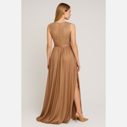 HIDOR Lang beige kjole med blonder og h�j slids