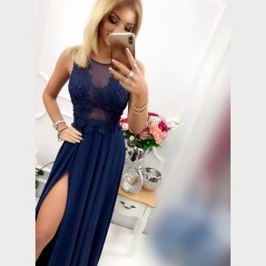 IVETTE Lang kjole i navybl� � eksklusiv festkjole med sten og broderier