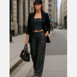 JOBIS klassisk blazer i sort farve med elegant snit