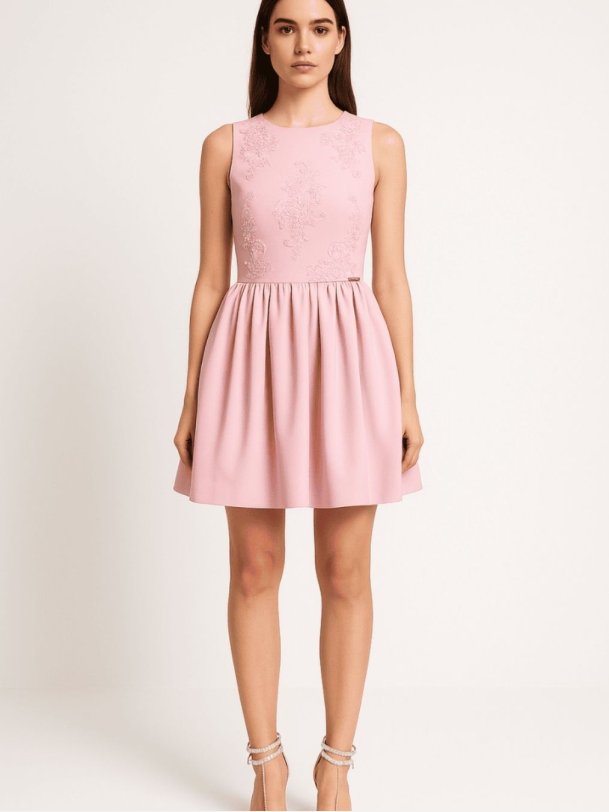 KAREN Elegant pink midi kjole med delikate meshbroderier