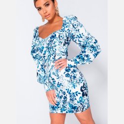 KITTY Kort hvid og bl� blomstret kjole med puf�rmer