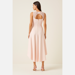 NELKA Rosa kjole med blonder � feminin elegance fra Jollyyoung.dk