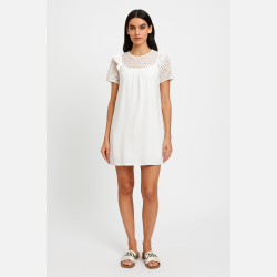 ORIANE Kort hvid kjole med blonde�rmer