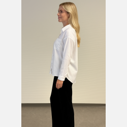 RICI Hvid skjorte � Klassisk komfort med moderne twist fra Jollyyoung.dk