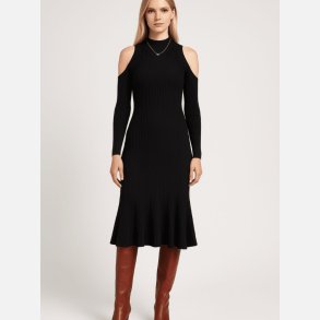 SANTANA elegant sort kjole med off-shoulder detaljer