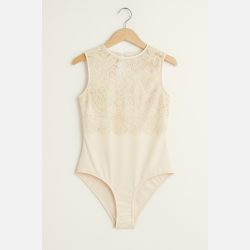 LAFAL Kort�rmet bodystocking i beige farve med blonder